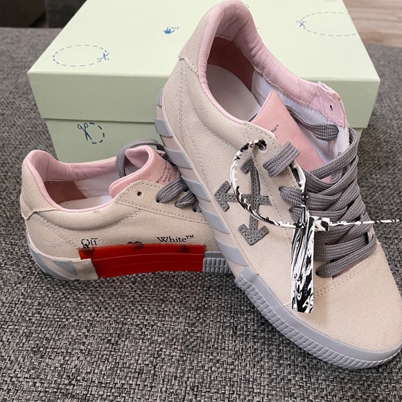 Off-White Shoes - Off -White sneakers